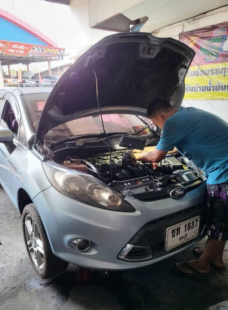 บริการซ่อมรถ