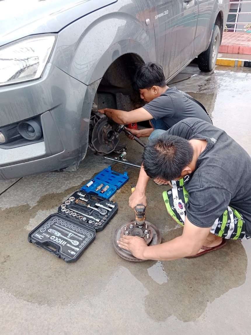 บริการซ่อมรถ